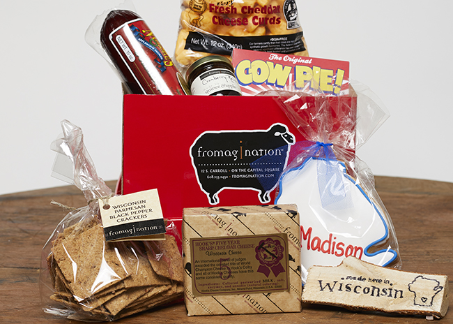 This is a picture of the Wisconsin Originals Gift Set, offered by Fromagination.