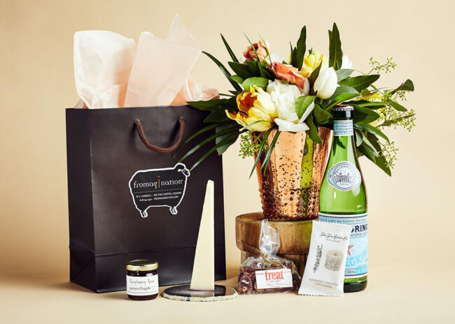 Fromagination features gift bags with Italian sparkling water