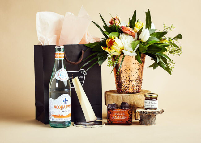 Fromagination features gift bags with Italian water