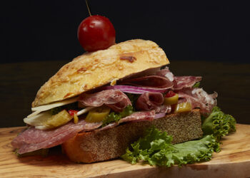 This is a picture of Fromagination's Pranzo Piccante sandwich.