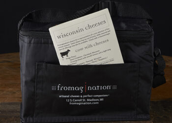 This is an image of Fromagination's insulated bag.