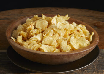This is a picture of a bowl of potato chips from Fromagination.