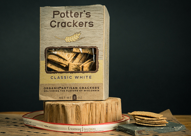 This is a picture of Potter's Classic White Crackers offered by Fromagination