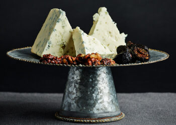 This is a picture of Hook's Original Blue cheese, featured at Fromagination.