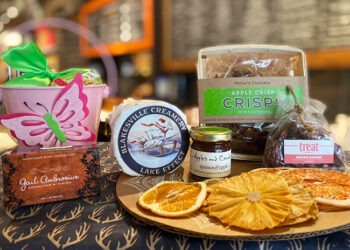 This is a picture of Fromagination's Mother's Day Gift Set with Chocolate
