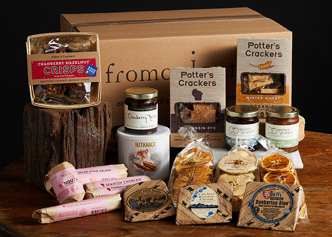 This is a picture of the Ultimate Cheeseboard Gift Set, offered by Fromagination.