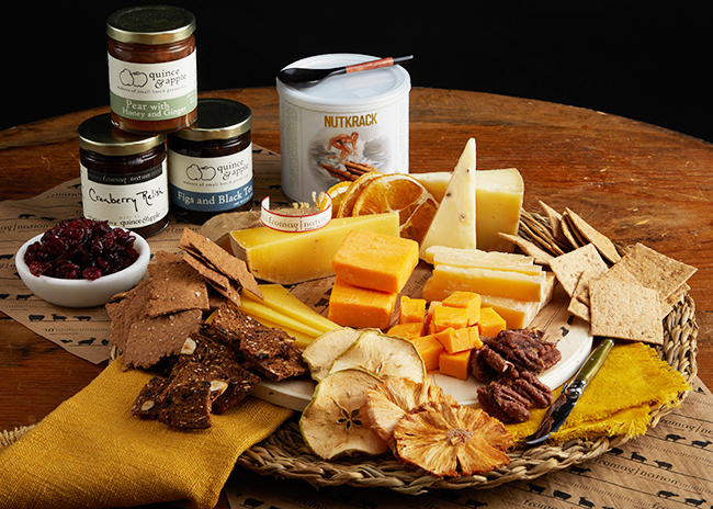 This is a picture of the Wisconsin Celebration Gift Set, offered by Fromagination.