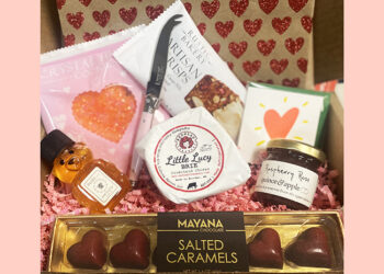 This is a picture of the Lovers' Lane Gift Set, offered by Fromagination.
