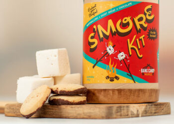 This is a picture of a Large S'More Kit, offered by Fromagination.