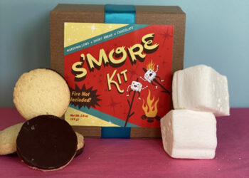 This is a picture of the Small S'More Kit, offered by Fromagination.