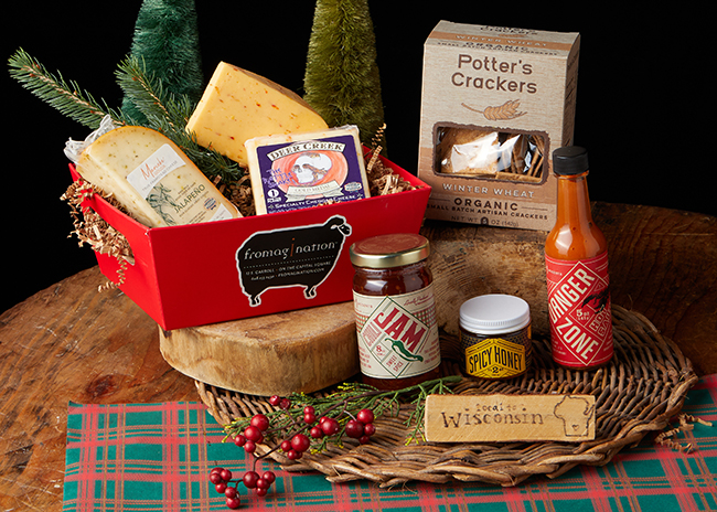 This is a picture of the Queso Picante Gift Set, offered by Fromagination.