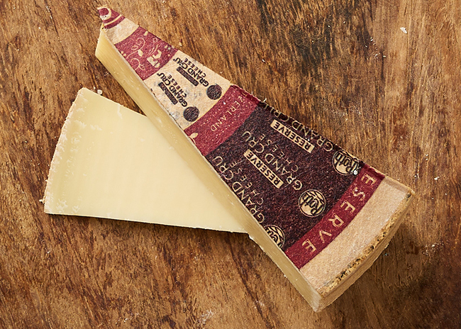 This is a picture of Roth Grand Cru Reserve cheese, offered by Fromagination.